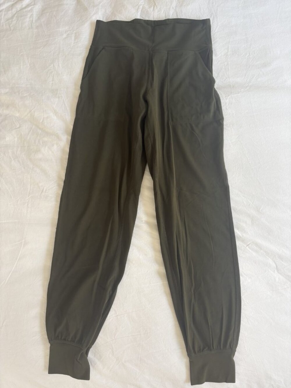 Lululemon Olive Green Jogger with Pockets - Size 8